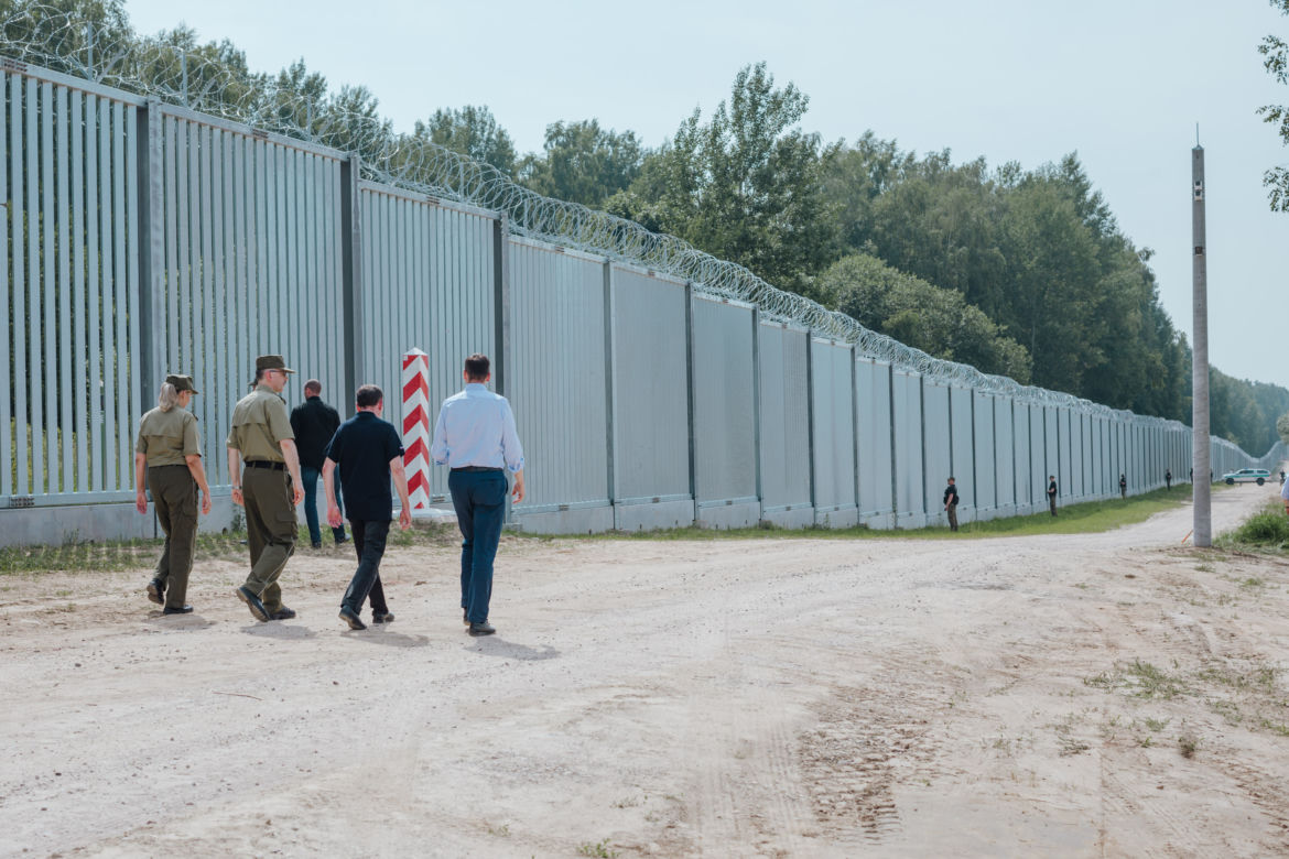 Zapora na granicy z Białorusią. Bariera fizyczna jest już gotowa