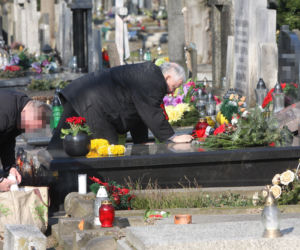 KACZYŃSKI NA CMENTARZU.