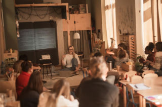 Czy w świecie gotowych odpowiedzi zostaje miejsce na dziecięcą ciekawość? Zareggiuj się 2026 o edukacji w czasach AI