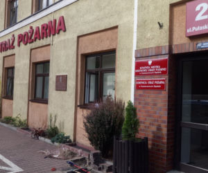 Straż pożarna sprawdza cały budynek