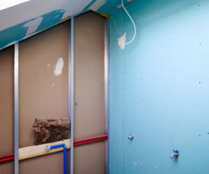 Tragiczny wypadek przerwał marzenia. Ekipa Nasz Nowy Dom walczyła z czasem. ZDJĘCIA domu przed i po remoncie