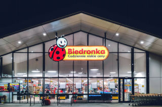 Biedronka wydłuża godziny otwarcia na majówkę. Godziny otwarcia sklepów w Opolu. Sprawdź, gdzie zrobić zakupy [LISTA]
