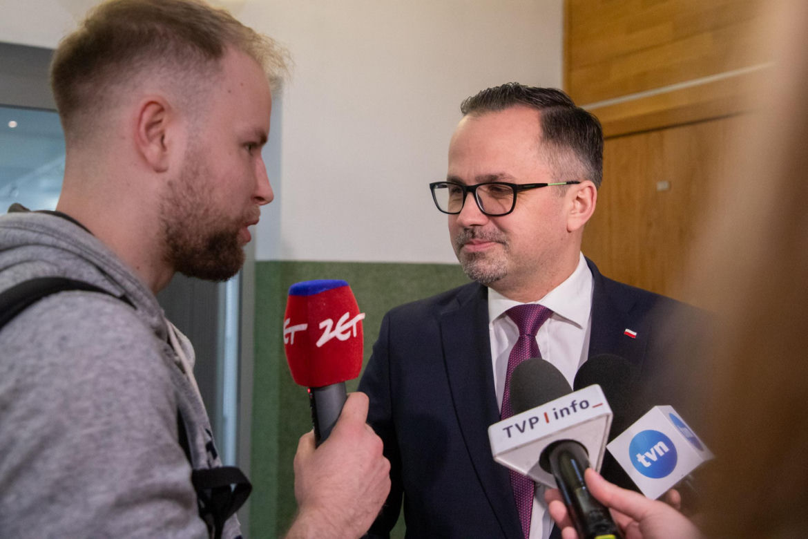 Mateusz Morawiecki i szychy z PiS w Toruniu. Spotkanie w sali widowiskowej Muzeum Etnograficznego im. Marii Znamierowskiej-Prüfferowej
