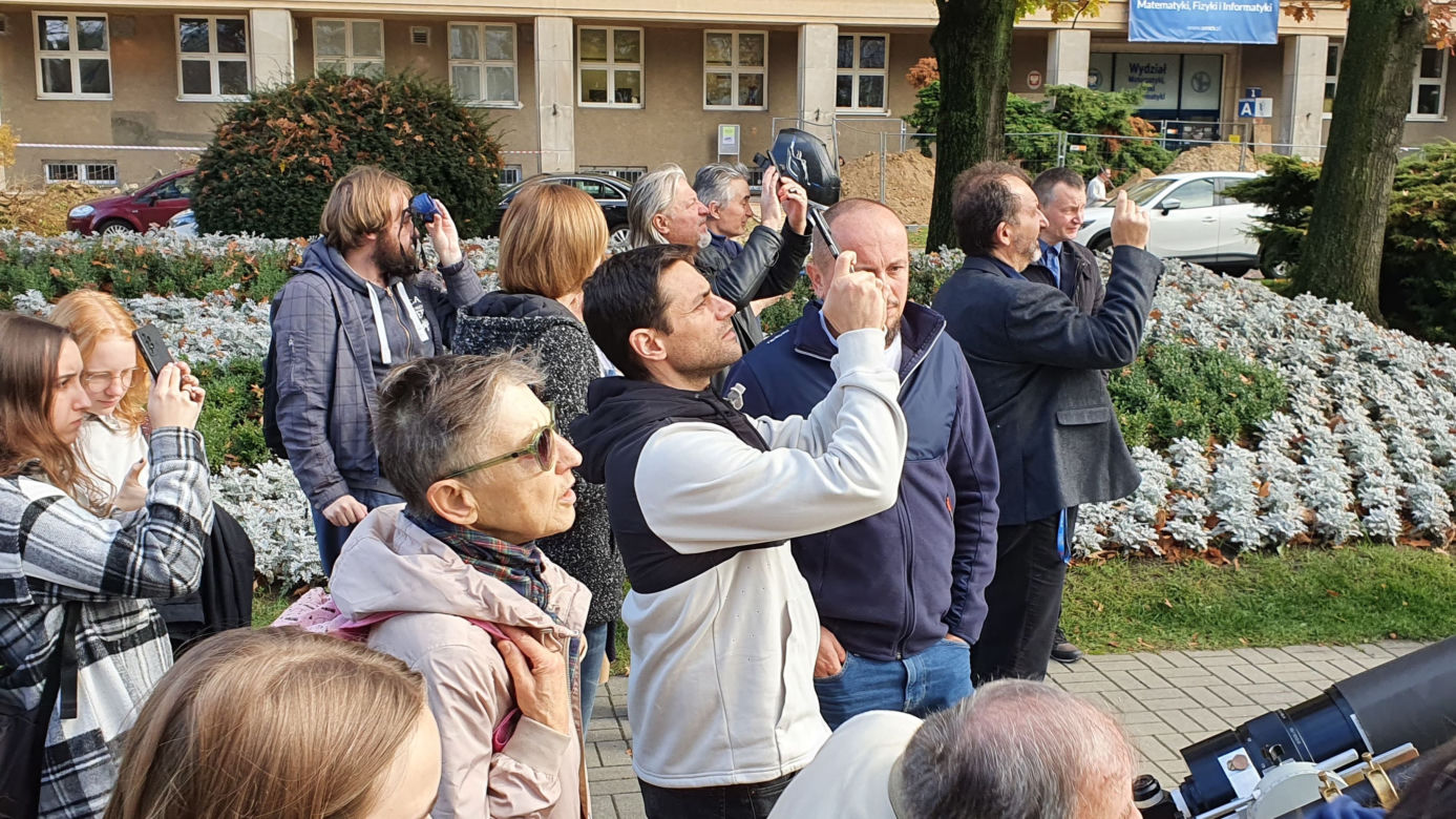 Obserwowanie zaćmienia słońca w Lublinie