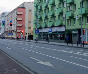 Na ulicach nie widać korków. To efekt wysokich cen benzyny