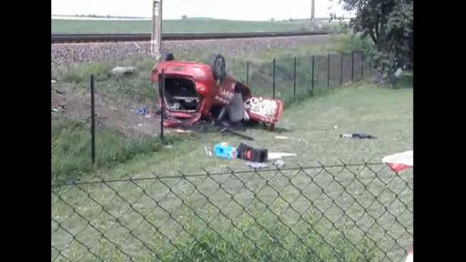 TWIERDZIŃ: Samochód nauki jazdy wjechał pod pociąg. ZGINĘŁA 18-letnia KURSANTKA