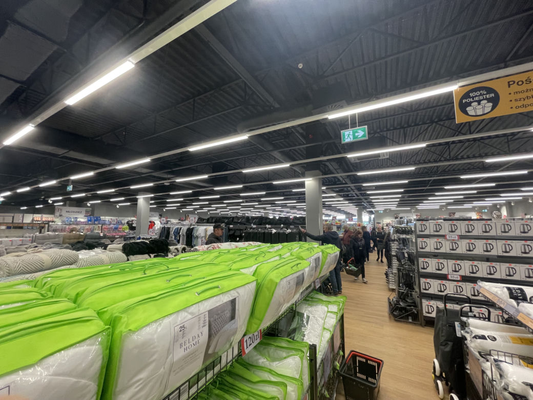 Otwarcie pierwszego w Polsce sklepu Woolworth w centrum handlowym Atut w Krakowie
