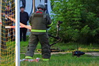 Tajemnicze pakunki znalezione na ławce w Warszawie
