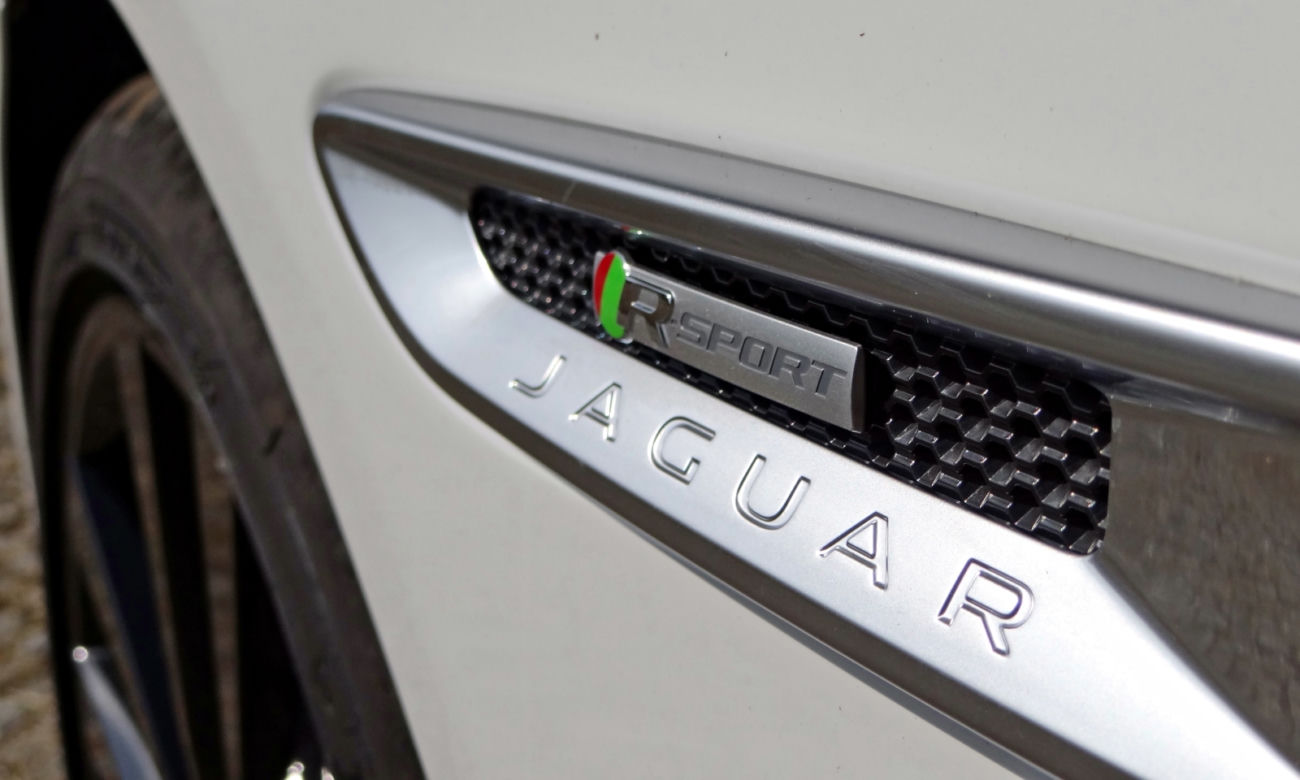Jaguar XE 2.0 T R-Sport