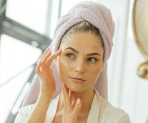 Wybór idealnego kremu do twarzy to zmora wielu kobiet. Za które składniki naprawdę warto zapłacić więcej?