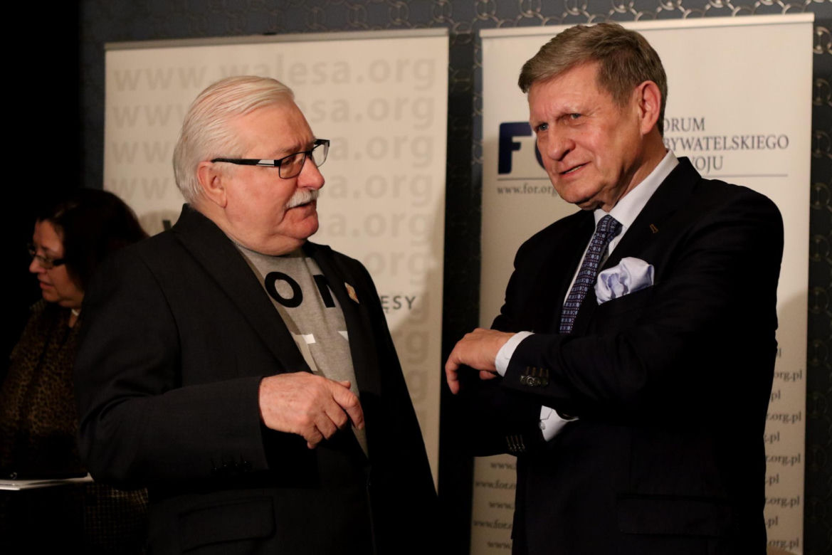 AI wybrała 5 najlepszych polityków w Polsce ostatnich 30 lat!