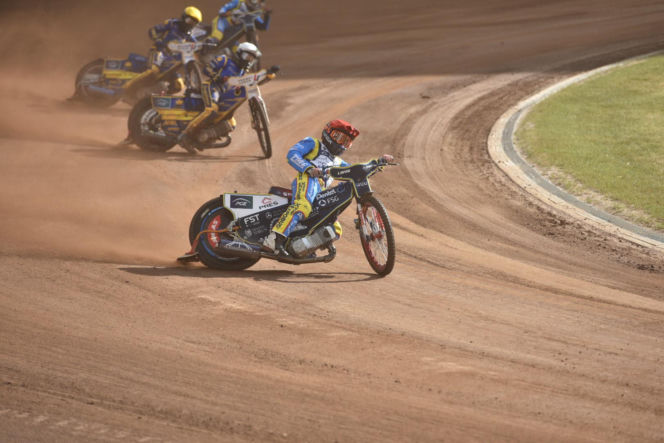 PRES Grupa Deweloperska Toruń - Gezet Stal Gorzów: Zdjęcia kibiców z meczu 7. kolejki PGE Ekstraligi na Motoarenie