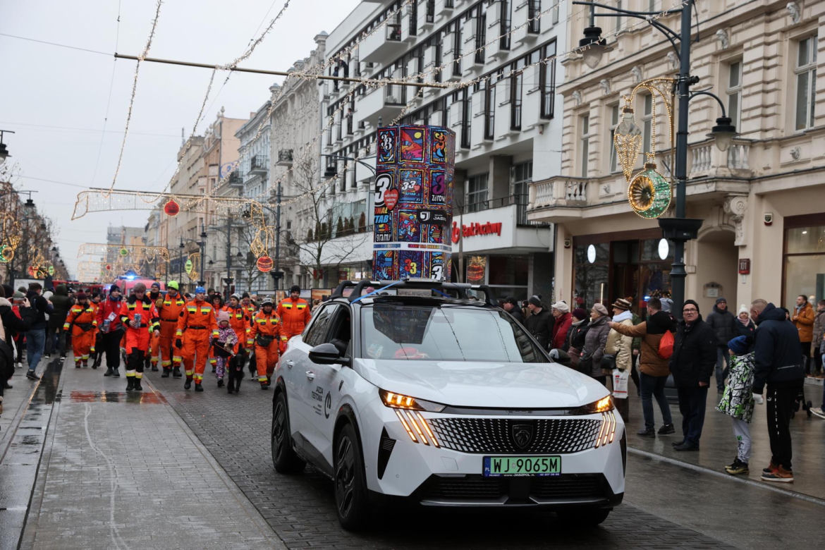 Łódź. Wielka Szarża na Piotrkowskiej w Łodzi, w ramach 33. Finału Wielkiej Orkiestry Świątecznej Pomocy.