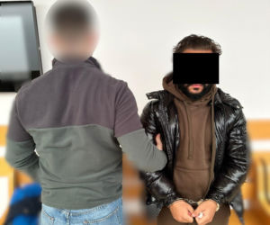 Osoby zatrzymane w sprawie 15-latki podającej się za policjanta