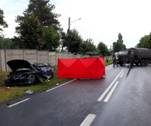 Młody strażak zginąl w wypadku samochodowym