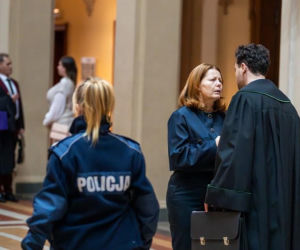 Pierwsza miłość, odc. 4157: Skandal na pogrzebie Stika! Tylko Marta wie, że urna jest pusta