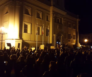  Skandowano, skakano i śpiewano... Kolejny Strajk Kobiet w Lesznie