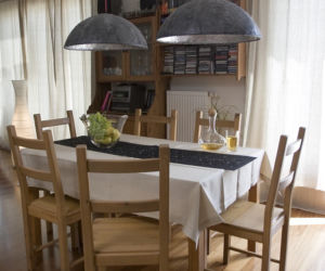 Nowoczesne LAMPY do salonu: 36 aranżacji