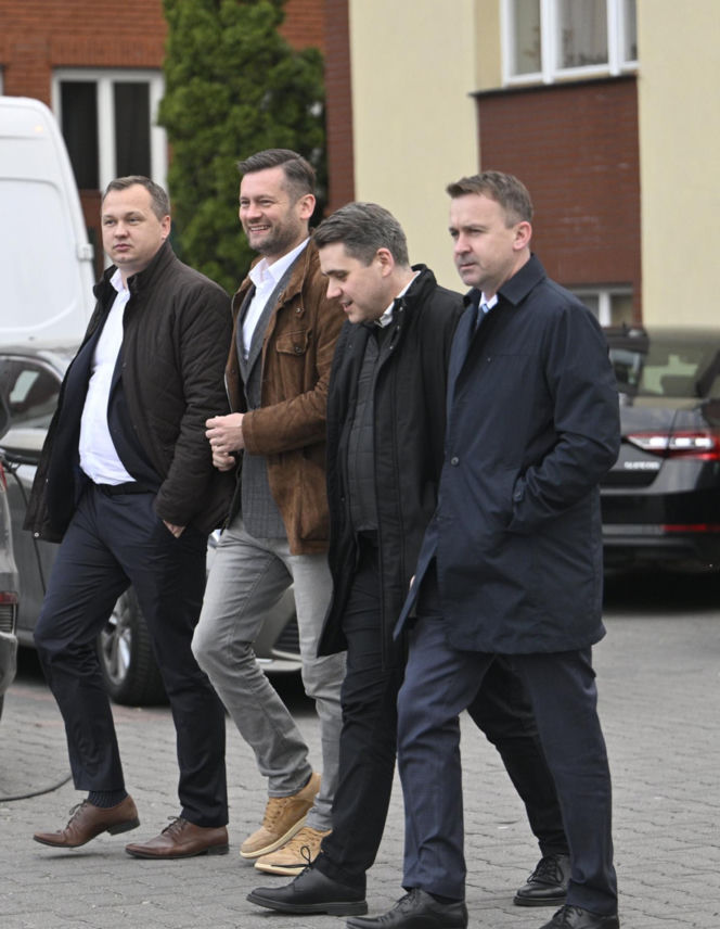 Politycy PiS jadą na wyjazdowe posiedzenie klubu