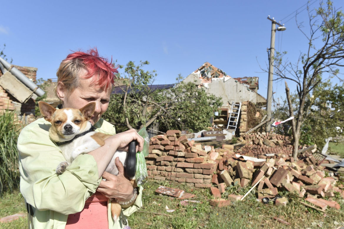 Tornado zdemolowało Czechy! Setki rannych i zniszczonych domów. Zdjęcia szokują