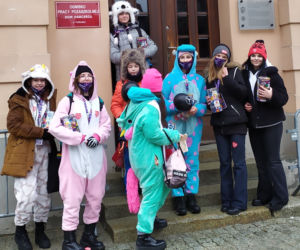 Gorące serca smagane wiatrem. Torunianie grają z WOŚP po raz trzydziesty! [FOTO]