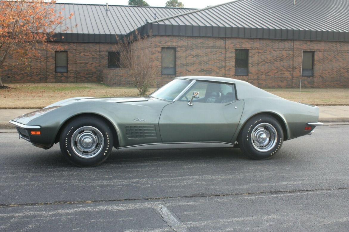 Corvette C3 Stingray z przebiegiem 2155 km