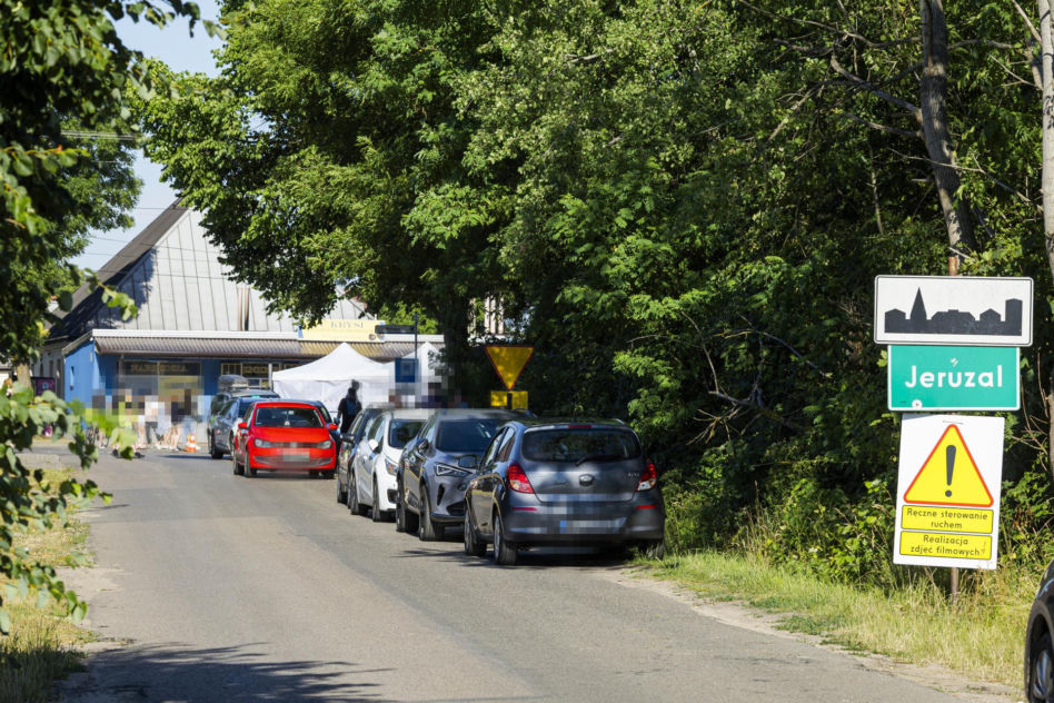 Daniel Olbrychski jak król na planie "Rancza"