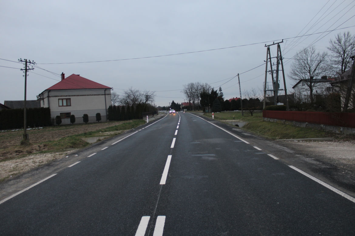 Policja poszukuje świadków potrącenia 21-latka na drodze wojewódzkiej nr 973