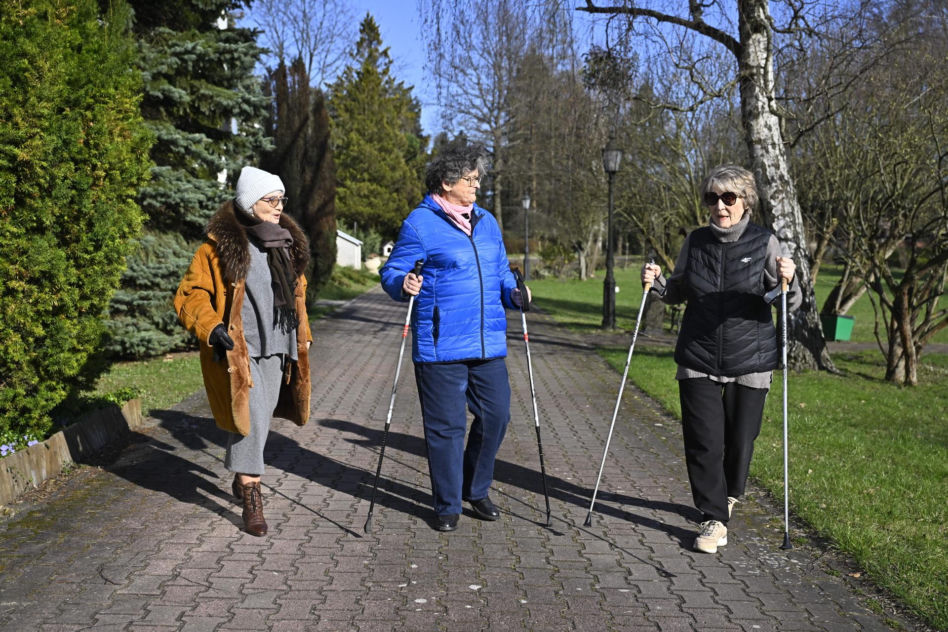 Irena Santor wraca do zdrowia w Skolimowie