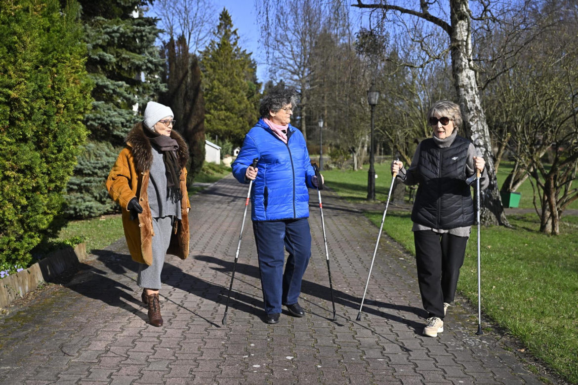 Irena Santor wraca do zdrowia w Skolimowie