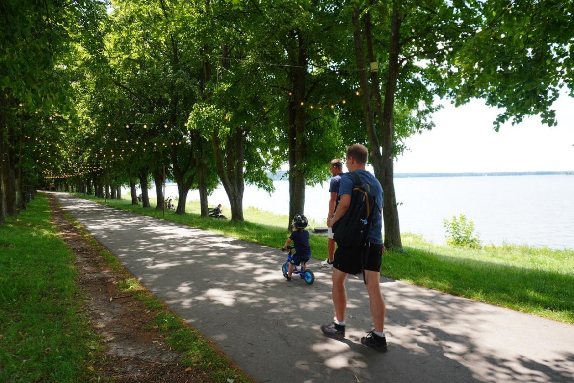 Lublinianie ruszyli nad Zalew Zemborzycki. Tak spędzili pierwszy weekend wakacji nad "lubelskim morzem"