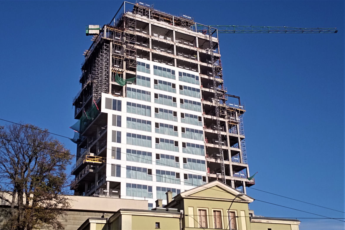 Dawny wieżowiec TVP zmienia się w apartamentowiec