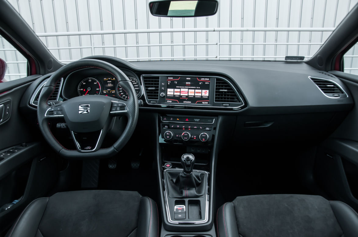 Seat Leon FR - wnętrze