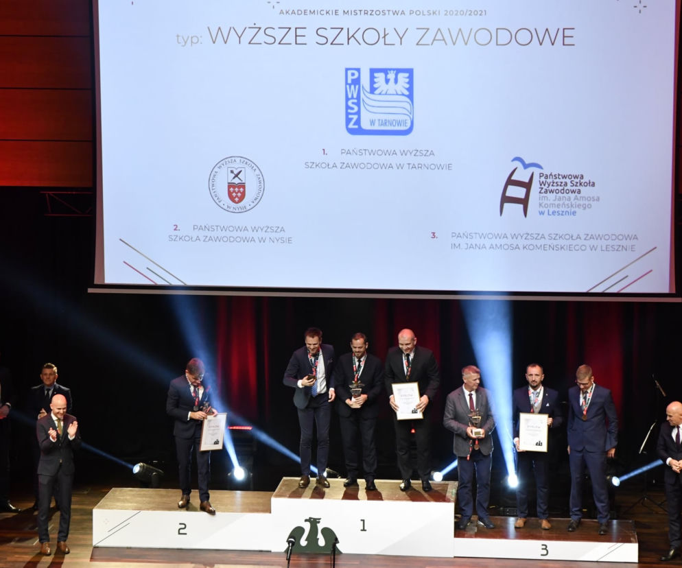 Od 17 lat nie schodzi z podium - AZS PWSZ Leszno trzeci
