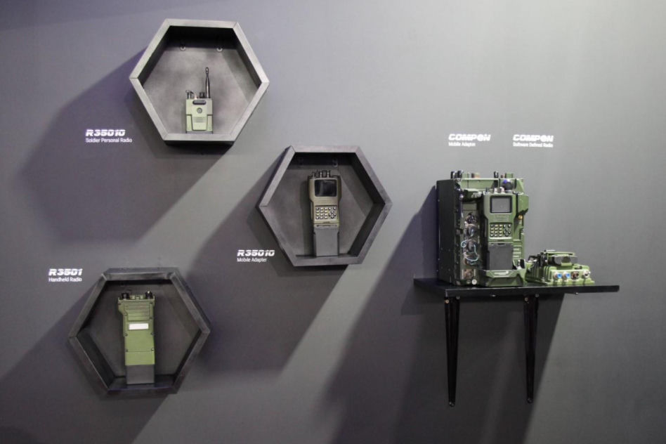 Radiostacje Comp@n i R35010 Grupy WB na Eurosatory 2024