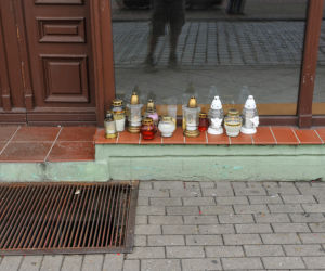 Rzucił się z dachu kamienicy, w której mieszkał