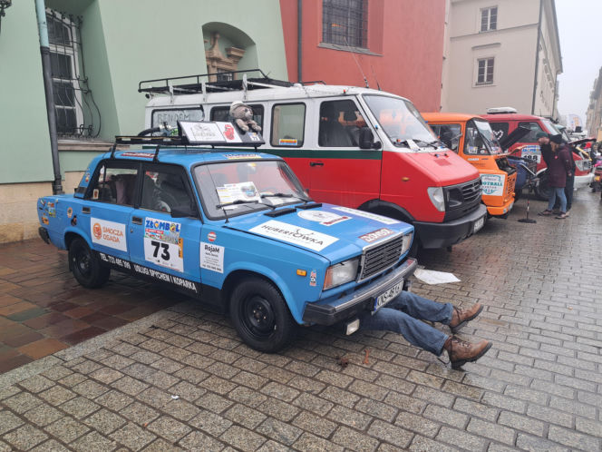 34. finał WOŚP w Krakowie. Legendarne pojazdy ZŁOMBOL na Małym Rynku