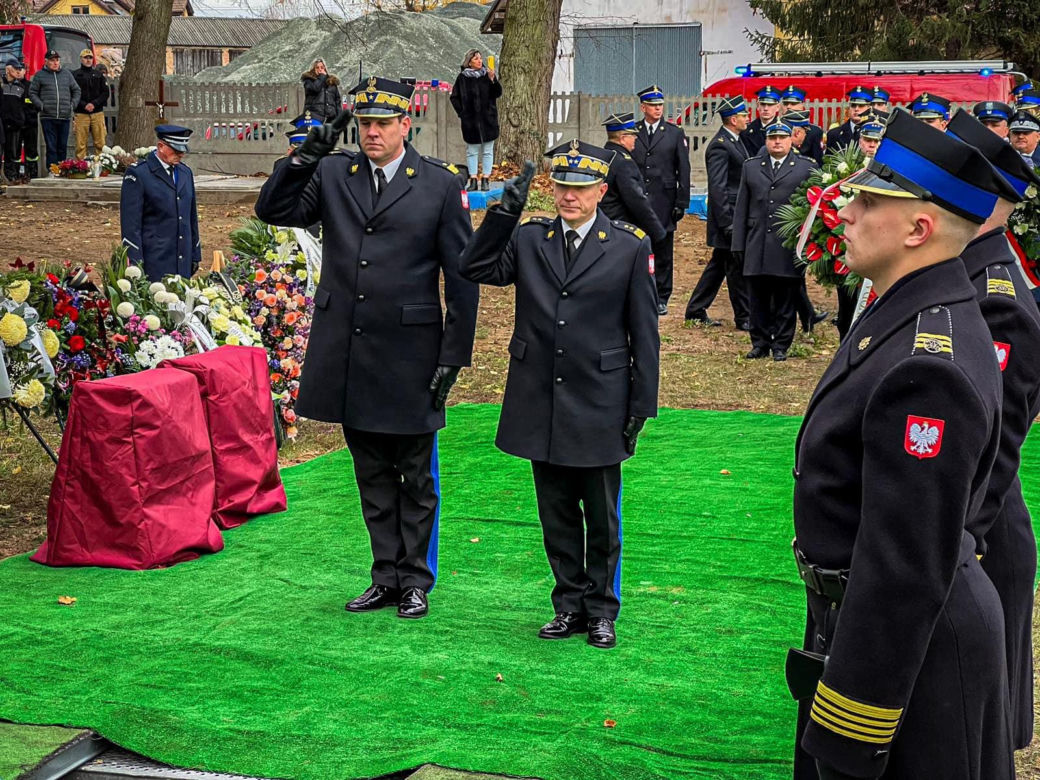 Pogrzeb Bartosza Błyskala. Strażak-nurek zginął podczas poszukiwań Grzegorza Borysa w Gdyni