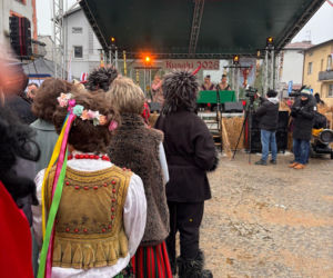 W Jedlińsku kat ściął śmierć.  Od rana w mieście trwają Kusaki 