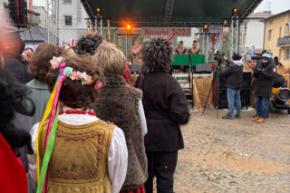 W Jedlińsku kat ściął śmierć.  Od rana w mieście trwają Kusaki 