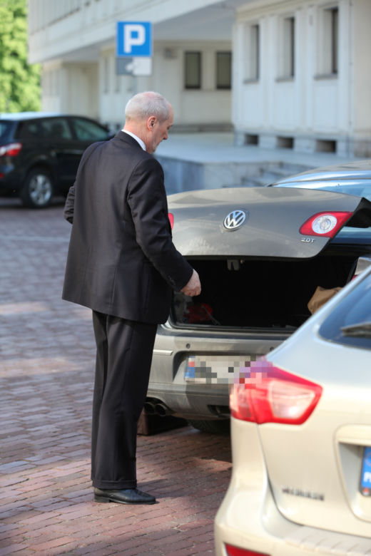 Macierewicz, samochód