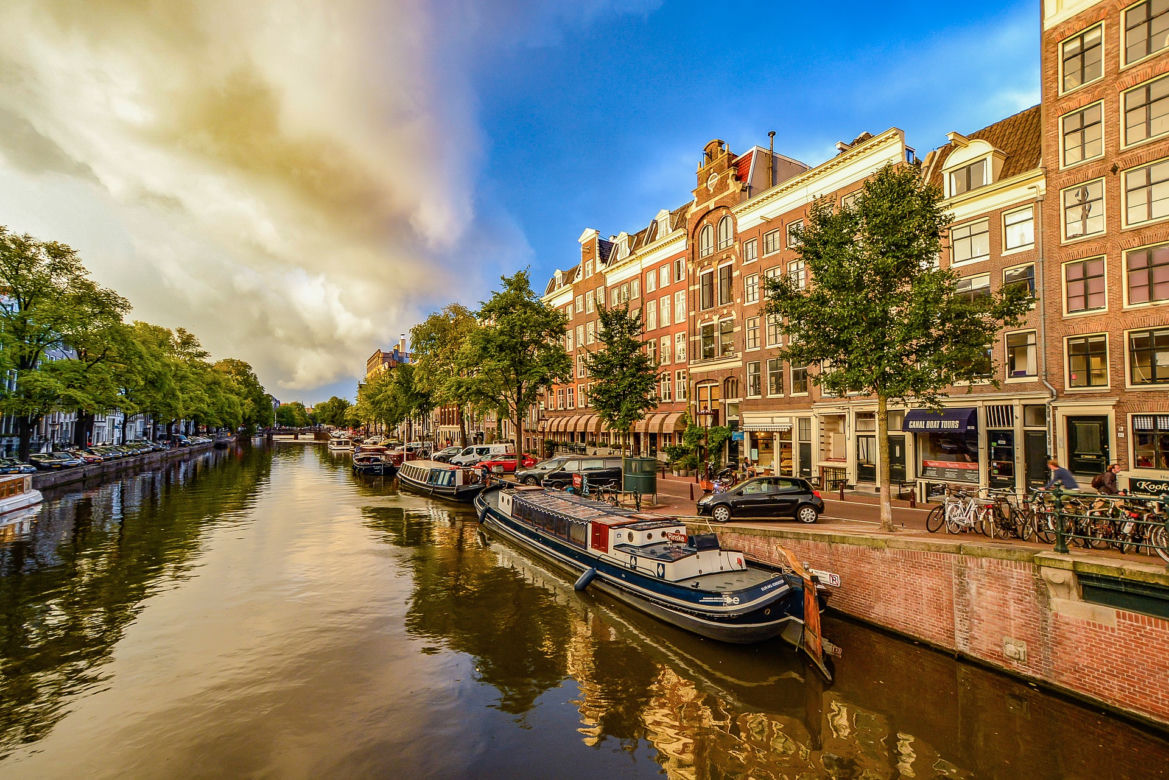 Amsterdam, Holandia - 219,3 km2