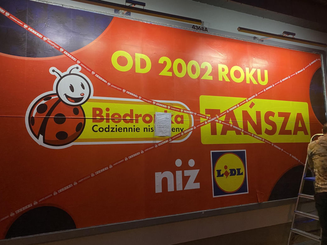 Komornik zajmuje billboardy Biedronki