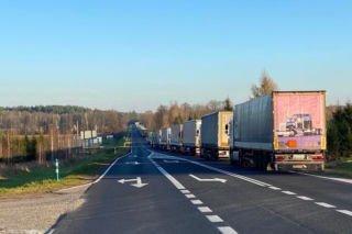 Bobrowniki. Ogromna kolejka TIR-ów do przejścia granicznego