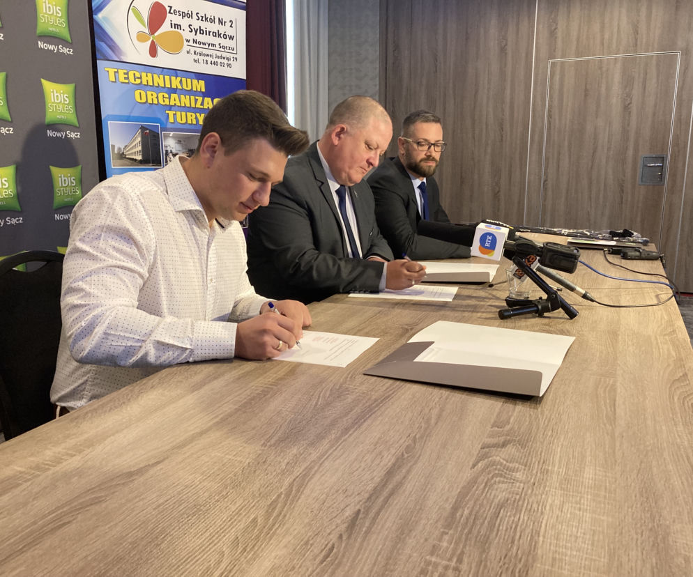 podpisanie umowy o współpracy