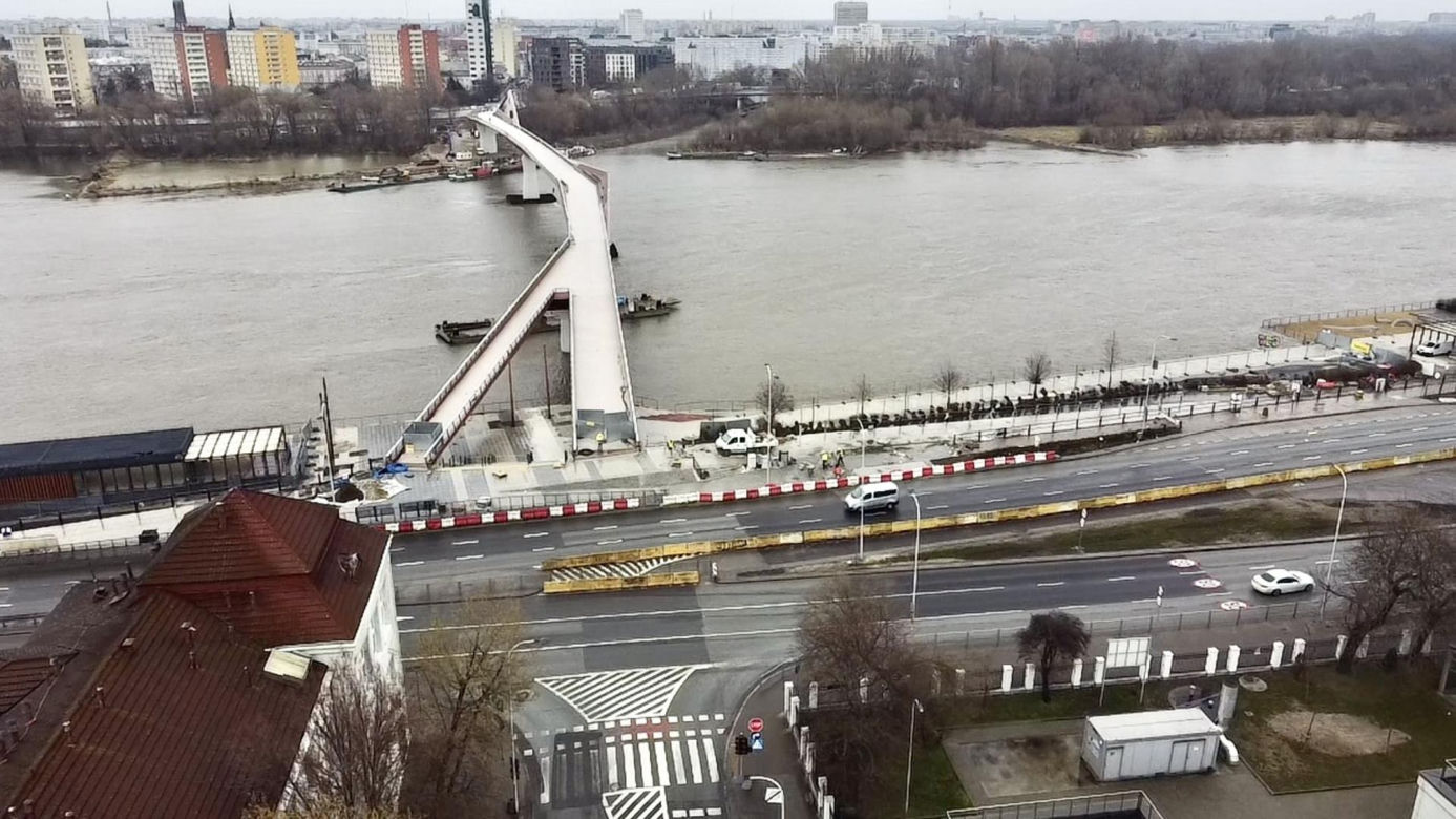 Kładka przez Wisłę prawie gotowa. Trwają ostatnie prace przed otwarciem