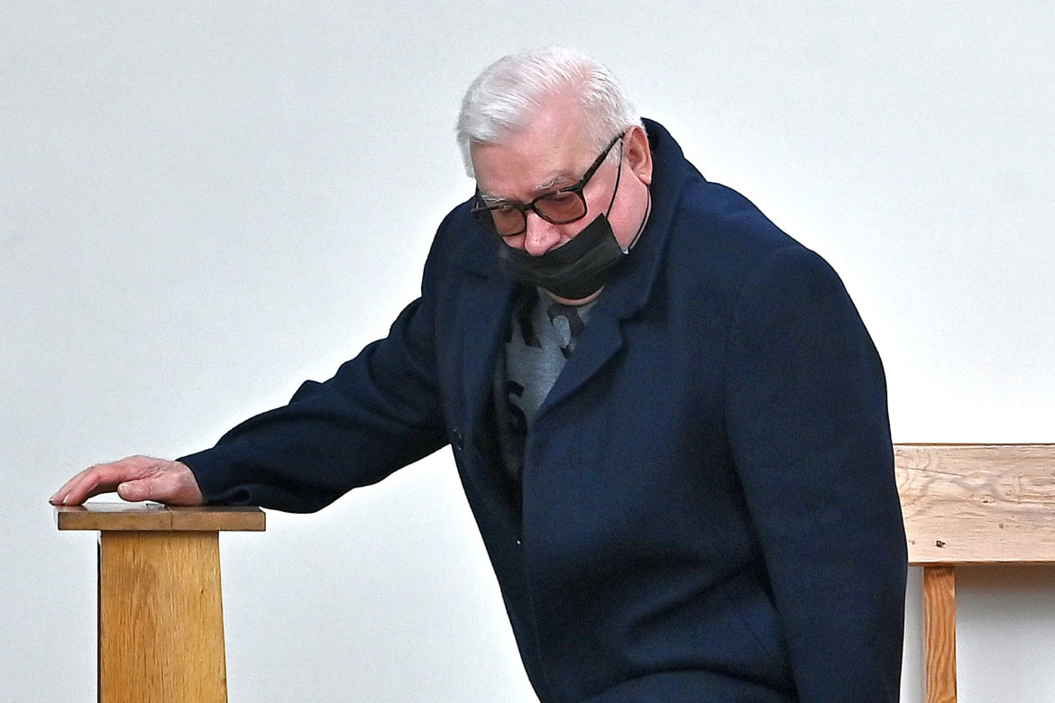Lech Wałęsa zmienił wizerunek. Wygląda jak słynny gwiazdor muzyki