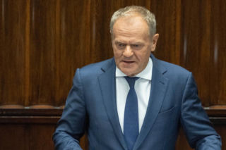 Donald Tusk ma powody do niepokoju. Te wyniki to dla niego koszmar