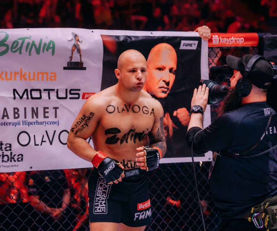 Mateusz Murański w klatce Fame MMA