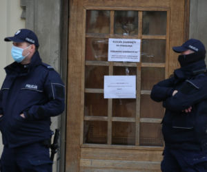 	Policja pod kościołami w Warszawie